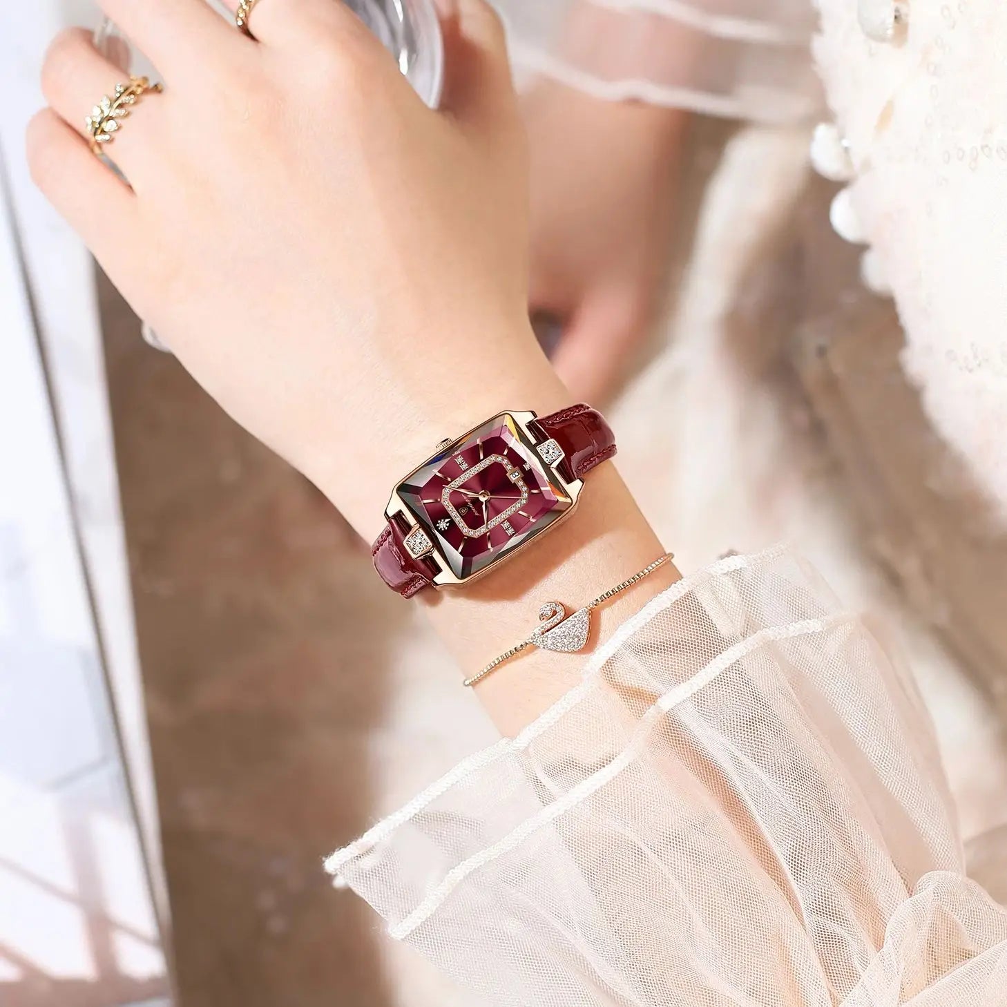 Poedagar's Elegance Quartz Tank